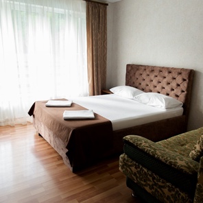 Стандартный с диваном